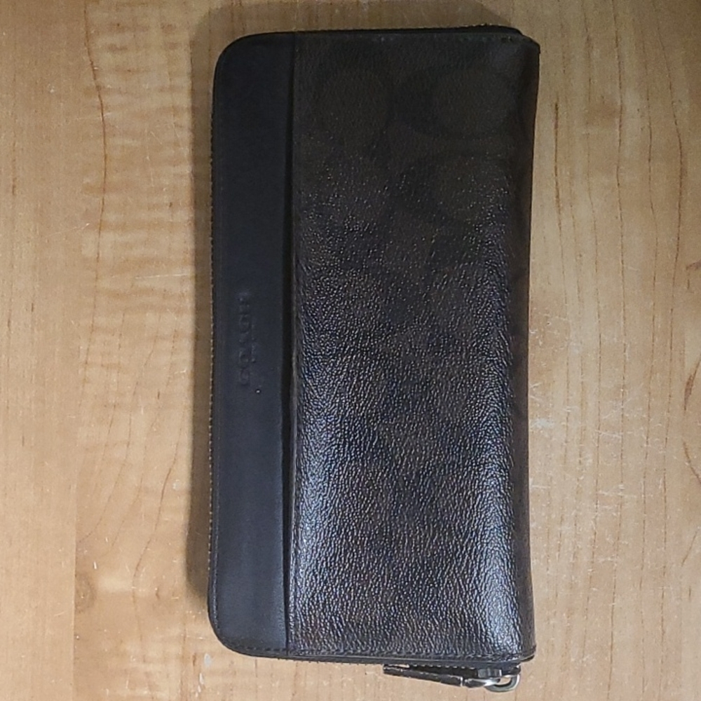 Coach Zip Continental Wallet